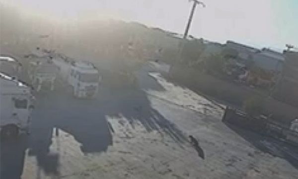 Elektrik direğine çarpan otomobilin sürücüsü öldü